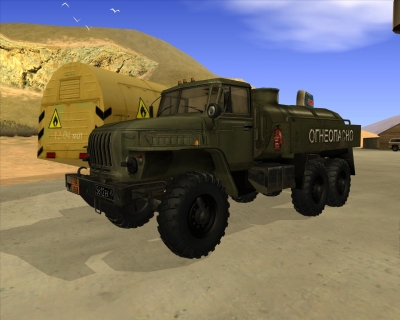 Ural 4320 Benzovoz