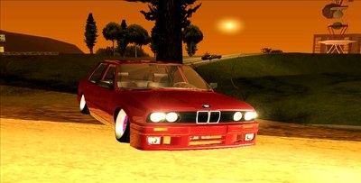 BMW 325i E30 Sedan